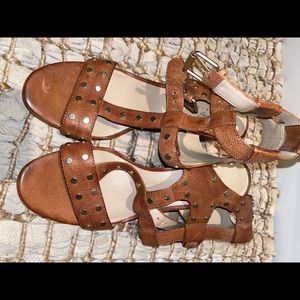 Lord & Taylor brown leather gladiator heels 🤎